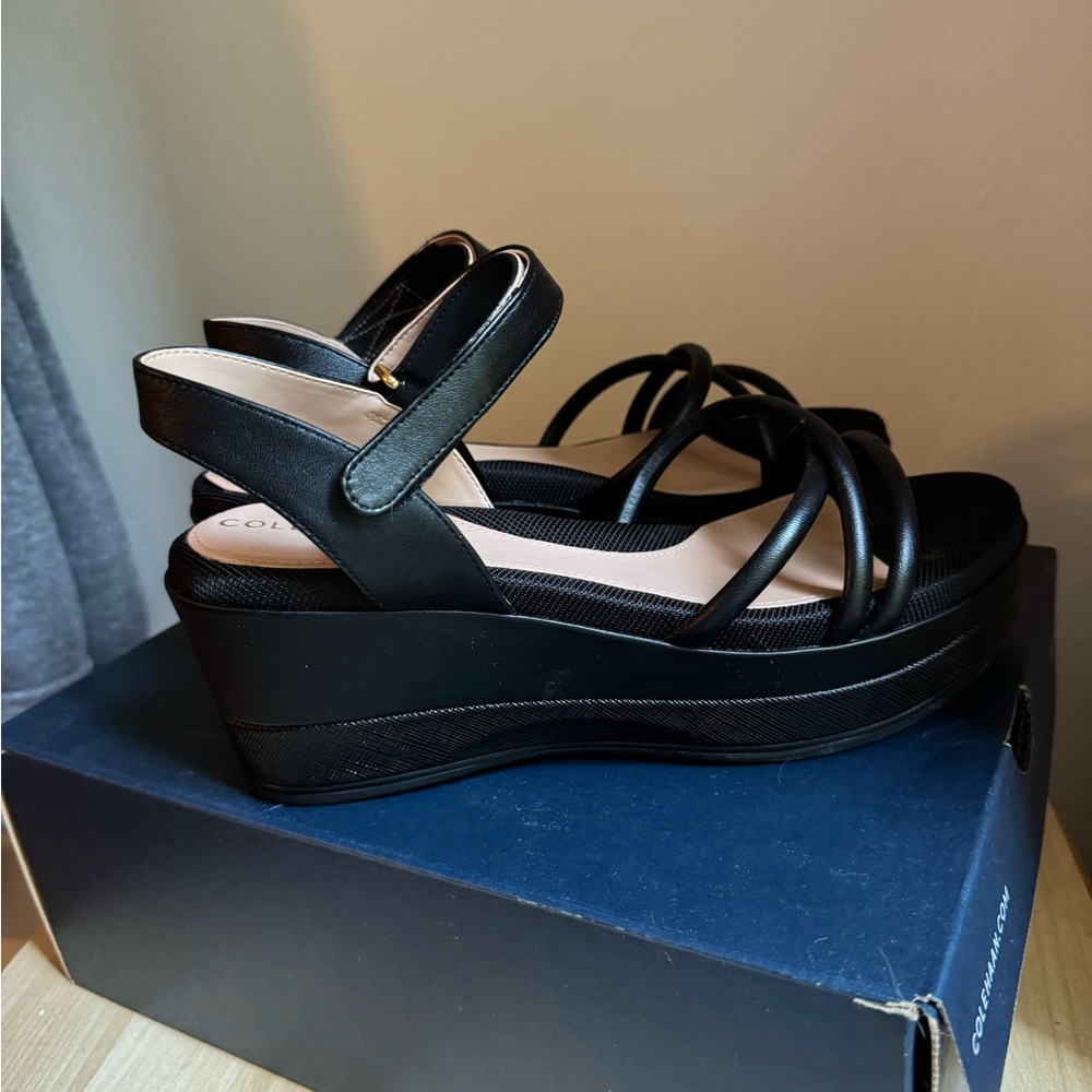 EUC!!! Worn 3 Times! Grand Ambition Addison Platform Wedge! Size 8.5